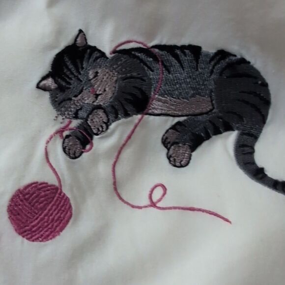 Vintage Northern Isles Cream Cat Embroidered women's Shirt - Picture 3 of 8